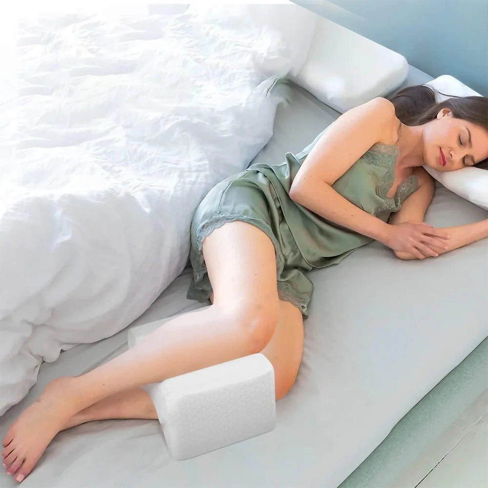 Between Dreams – Memory Foam Knee Pillow with Strap