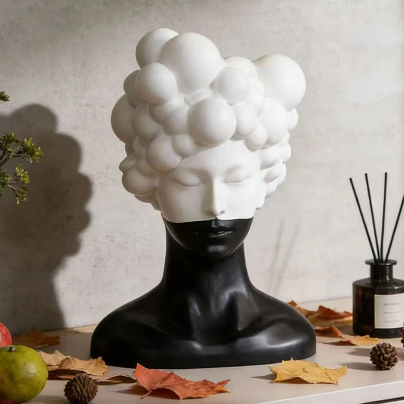 Monochrome Muse – Abstract Woman Resin Sculpture