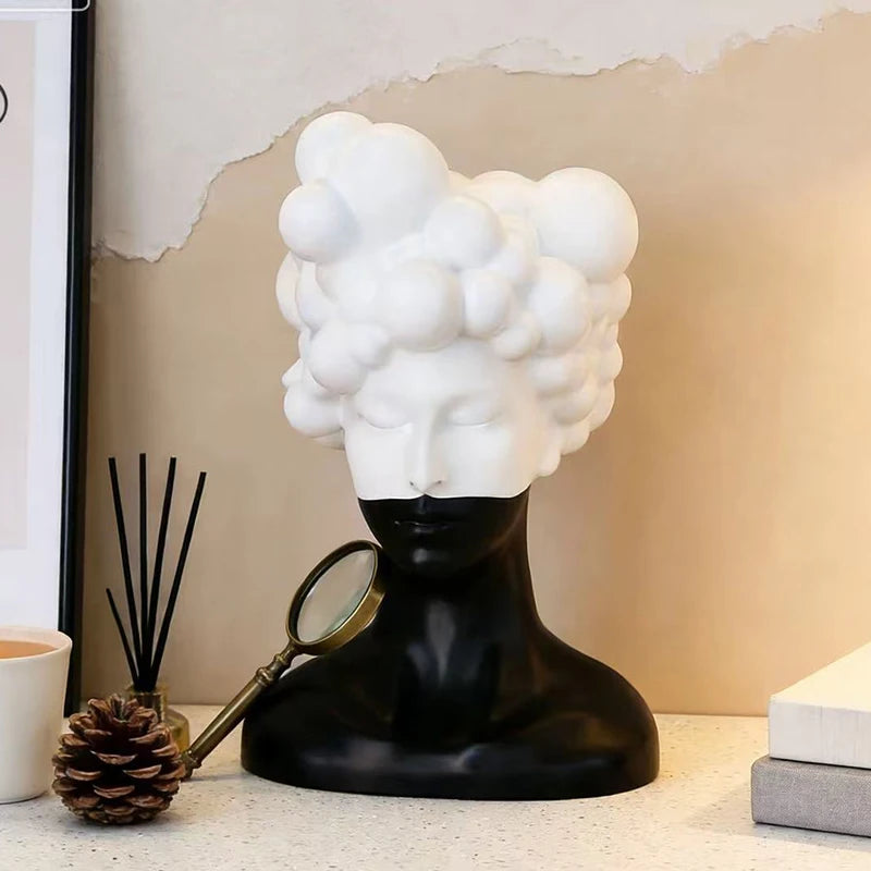 Monochrome Muse – Abstract Woman Resin Sculpture