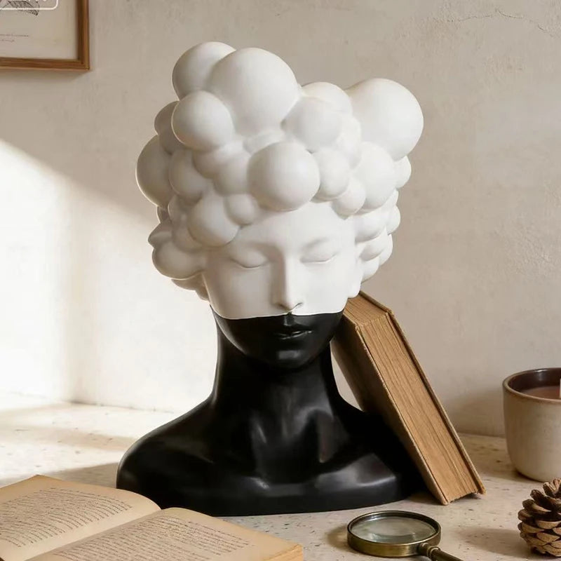 Monochrome Muse – Abstract Woman Resin Sculpture